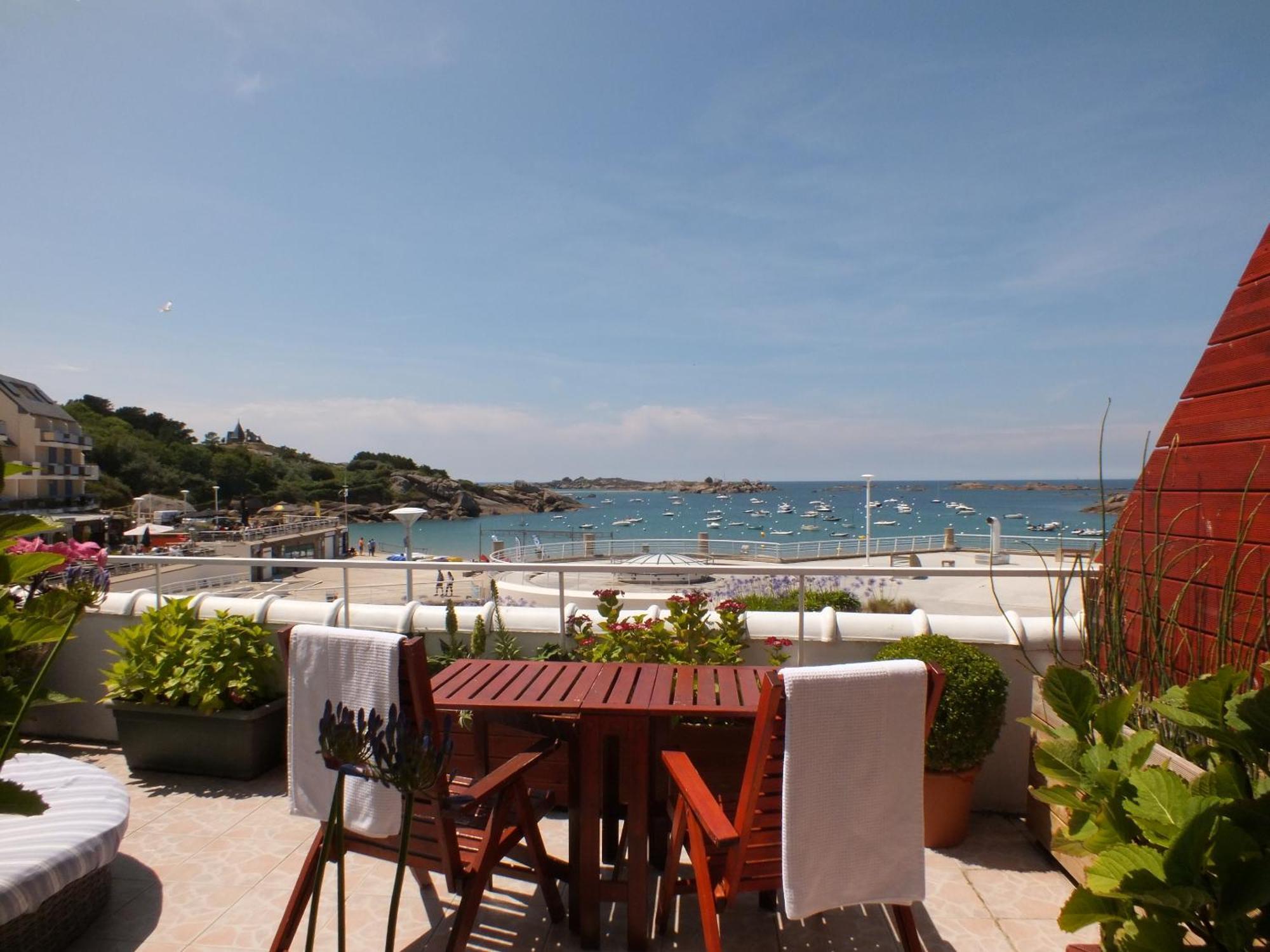 Hotel - Restaurant - Salon De The Le Beausejour Trégastel Екстериор снимка